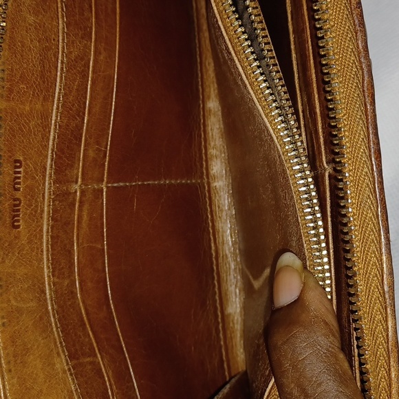 🤎MIU MIU MATELASSÉ LEATHER ZIP-AROUND WALLET - Picture 2 of 12